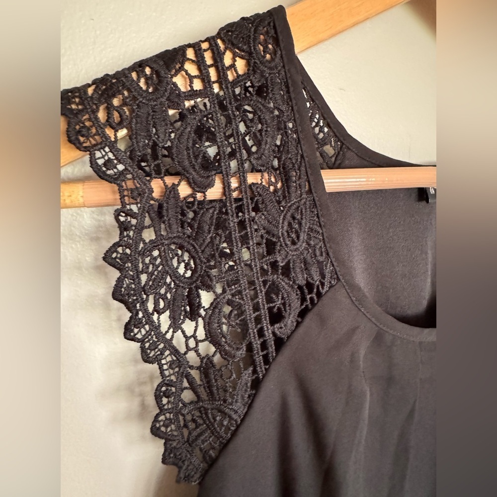 Papermoon Stitch Fix Black Lace Shoulder Pleated Dress Fit & Flare Medium - Picture 3 of 5
